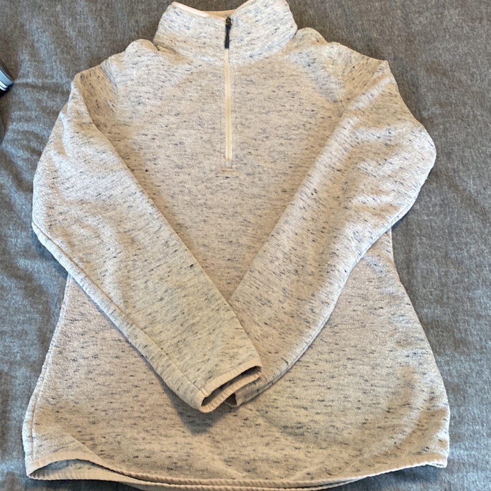 Zusa Fleece 1/4 Zip. Eco friendly made from 4‎ recycled water bottles